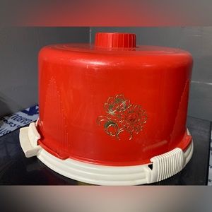 Vintage lock lift cake cover